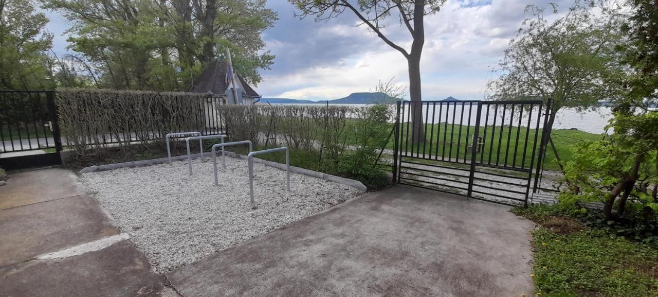 Suello Utcai Apartman Fonyod Vizparti Es Panoramas! On The Waterfront And With Balaton Panorama! Eksteriør bilde